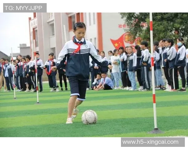 王老师花费546元购置足球助力学生体育活动提升运动兴趣